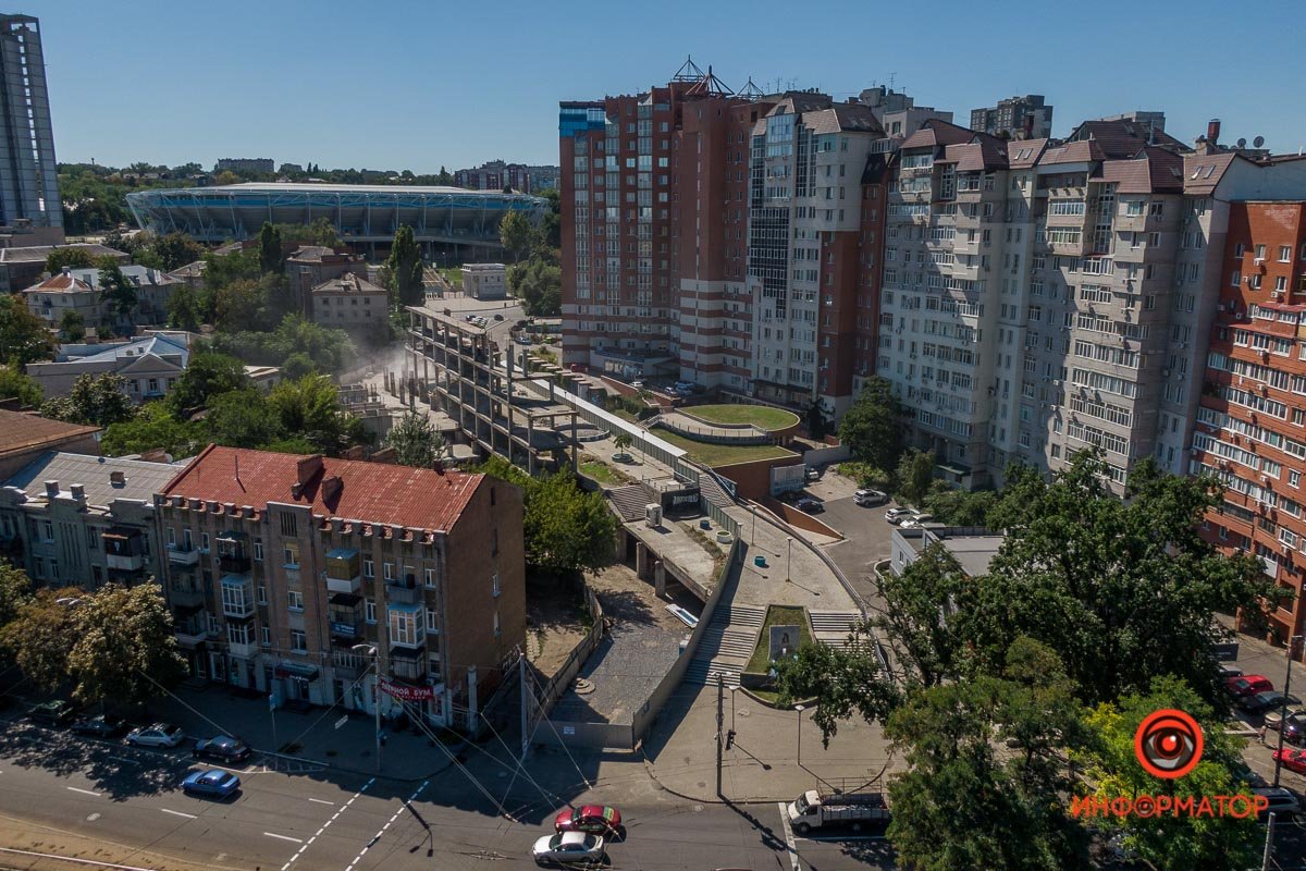 Здание стояло брошенным с 2008 Здание стояло брошенным с 2008