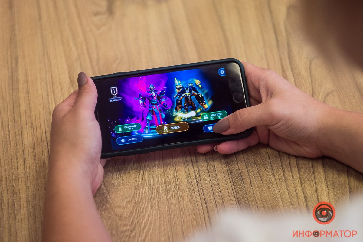 В АТБ можно получить карточки с супергероями и играть в приложении с дополненной реальностью 1