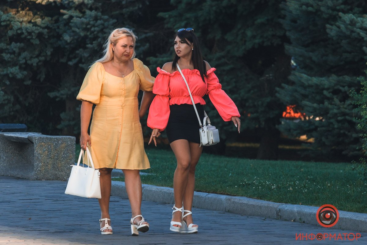 Нужно выгулять новую кофточку (она вам очень идет)