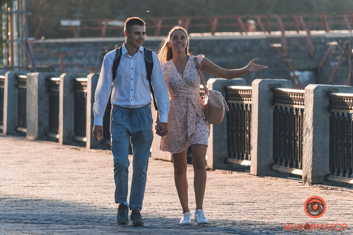 Вот так заходишь, говоришь "Здравствуйте" и сразу зачетку для пятерки