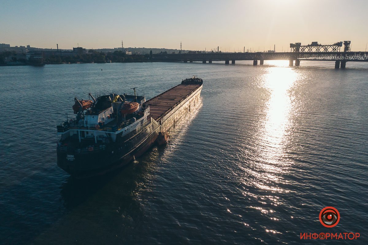 Встречает закат Встречает закат