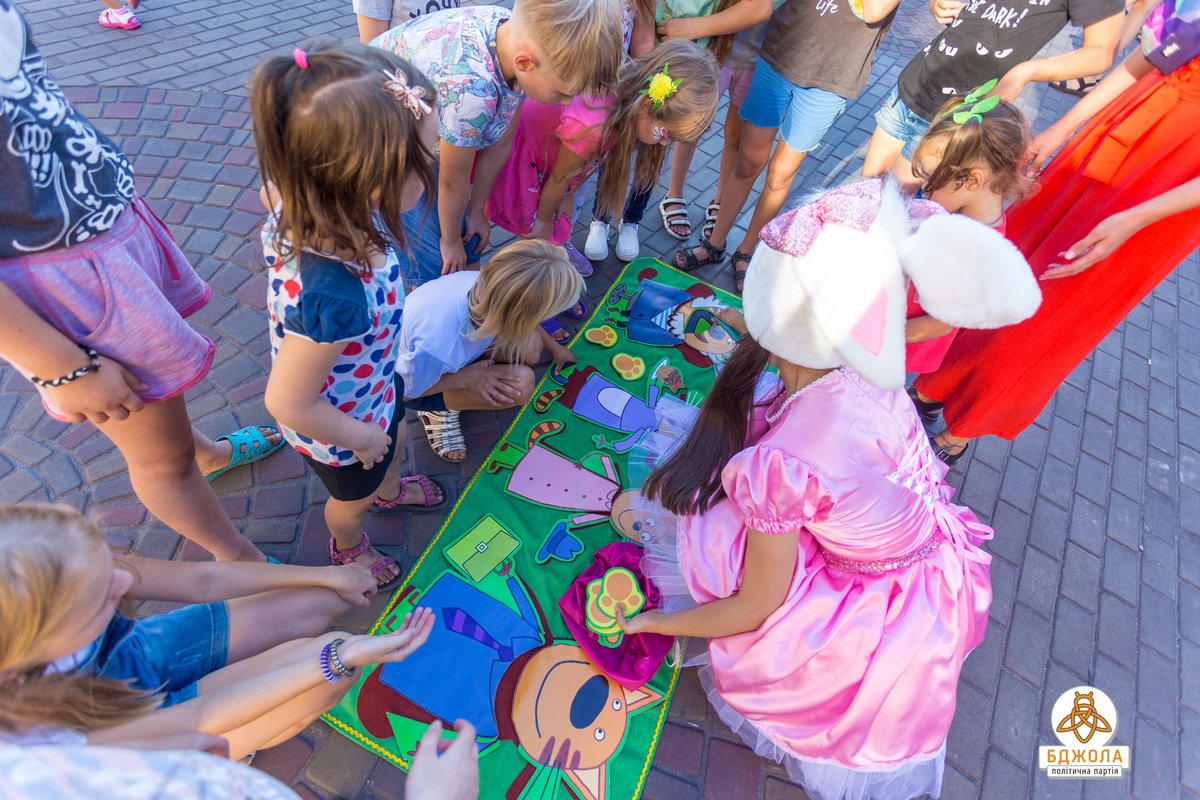 ПП «Бджола» провела праздник накануне первого звонка 3