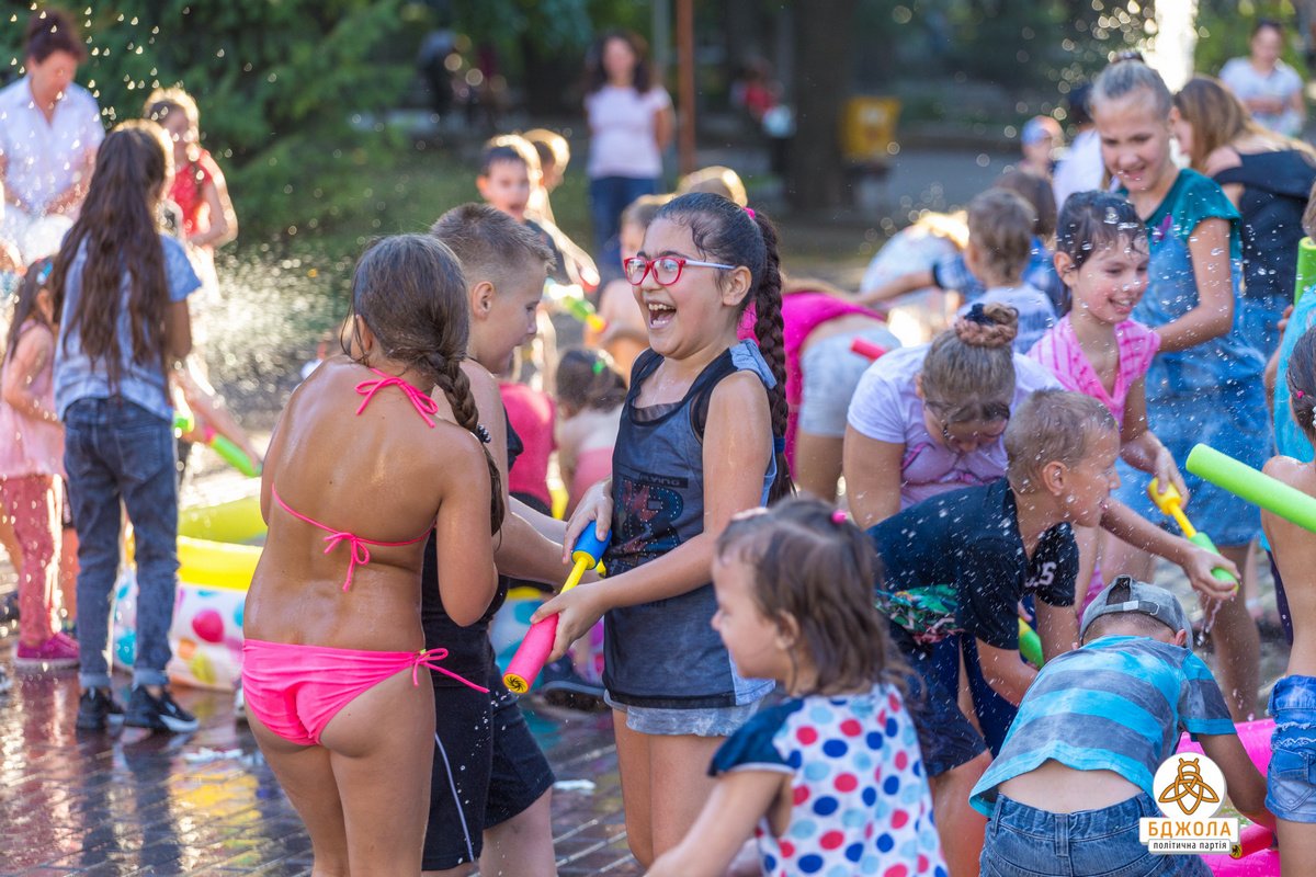 ПП «Бджола» провела праздник накануне первого звонка 7