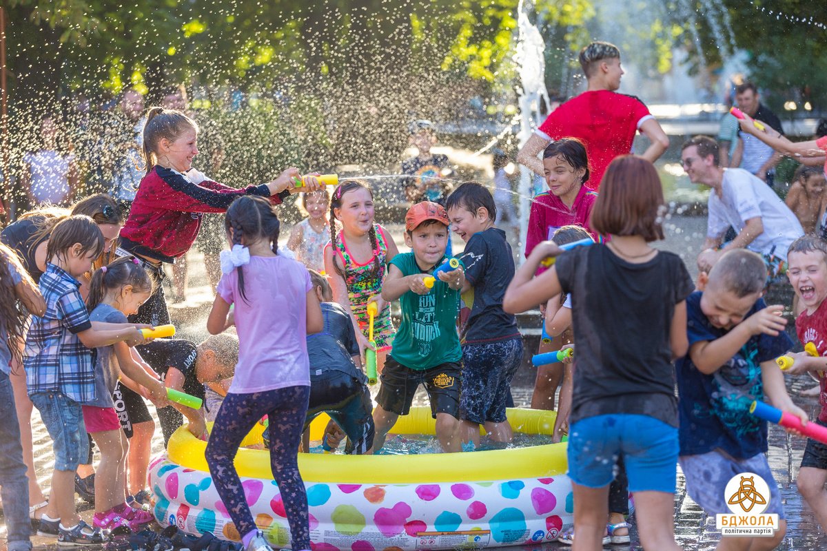 ПП «Бджола» провела праздник накануне первого звонка 9