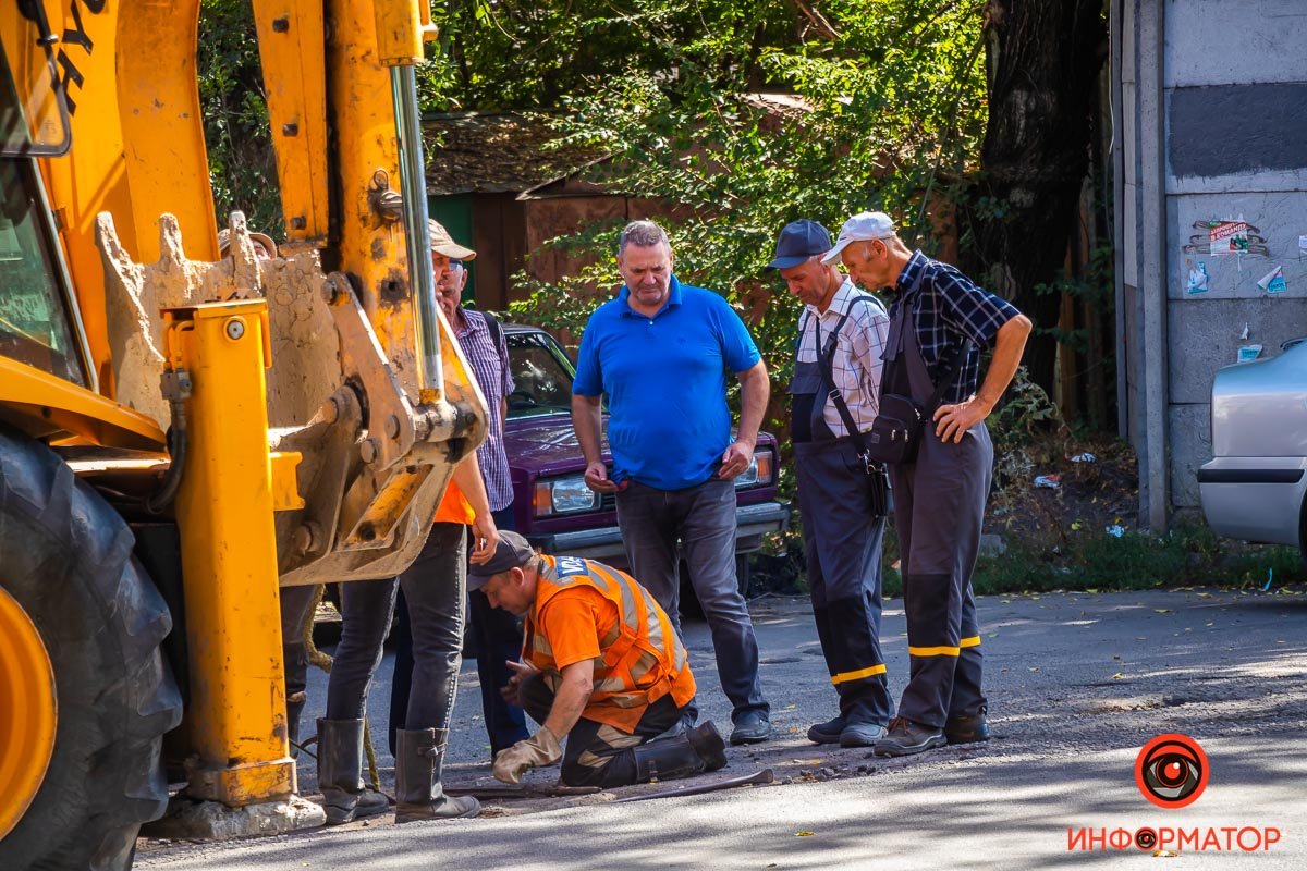 Со слов рабочих, трещина в будущем может стать причиной обвала