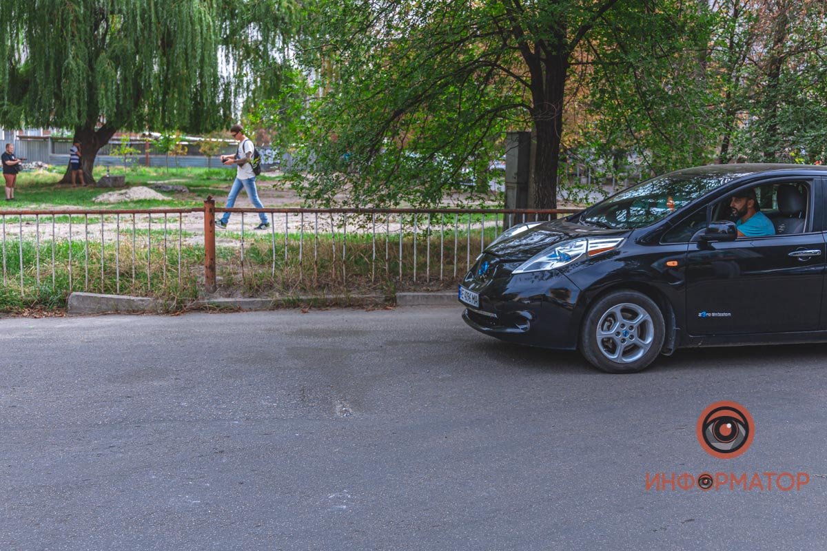 Около месяца назад здесь прокладывали трубы