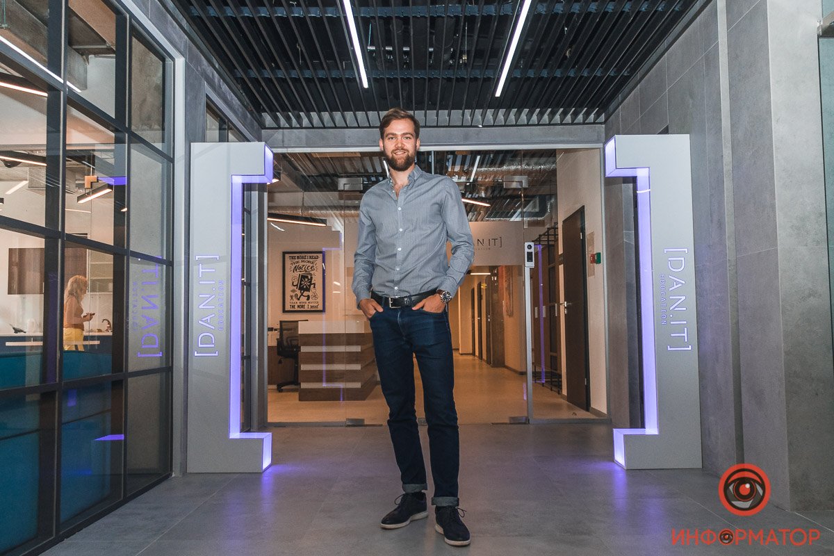 От новичка до профи: в Днепре открылся инновационный IT-колледж 1