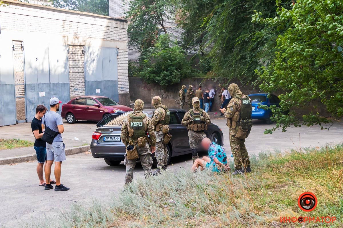 В Днепре на Красном Камне сотрудники КОРД провели задержание 1
