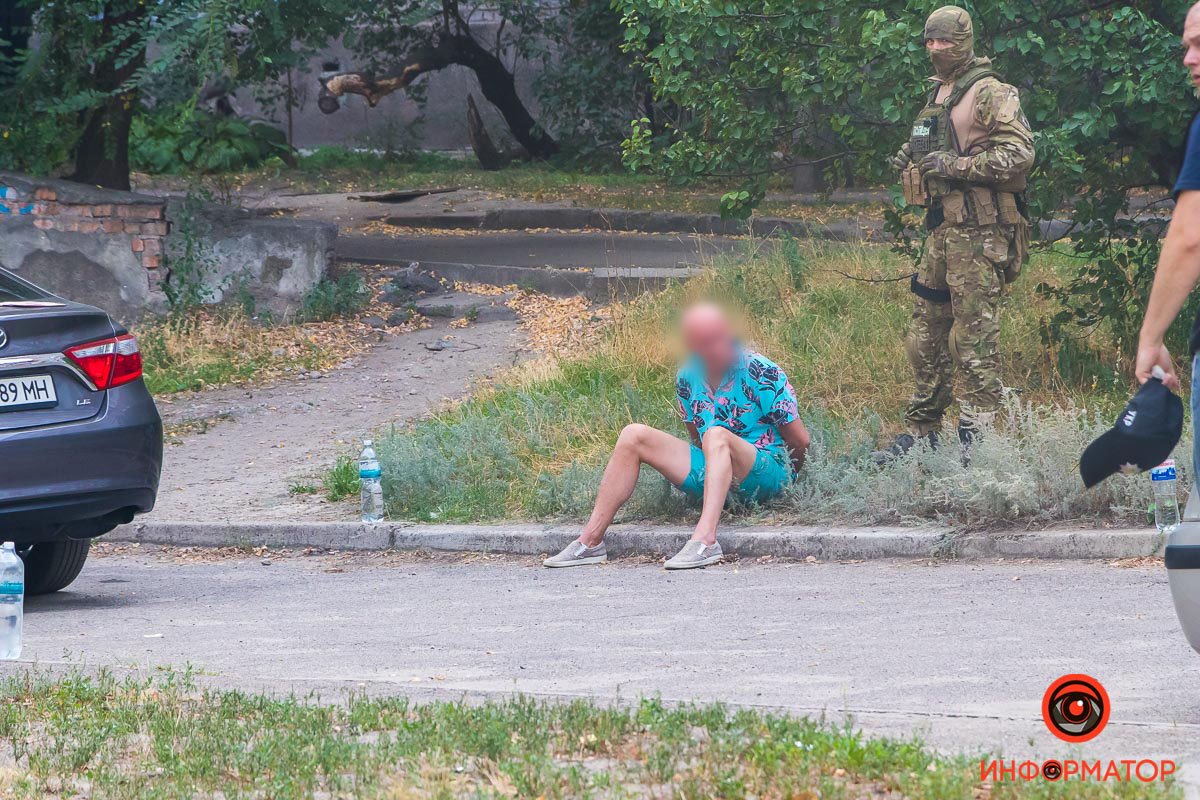 В Днепре на Красном Камне сотрудники КОРД провели задержание 2