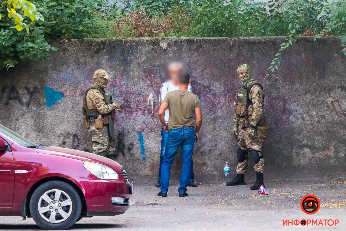 В Днепре на Красном Камне сотрудники КОРД провели задержание 6