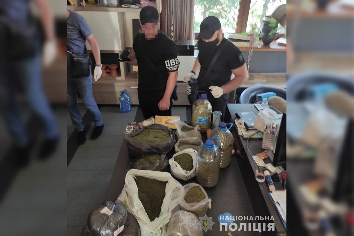 Более 14 килограммов каннабиса