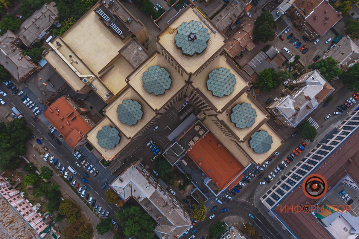 Нет, невозможно любить откровенно