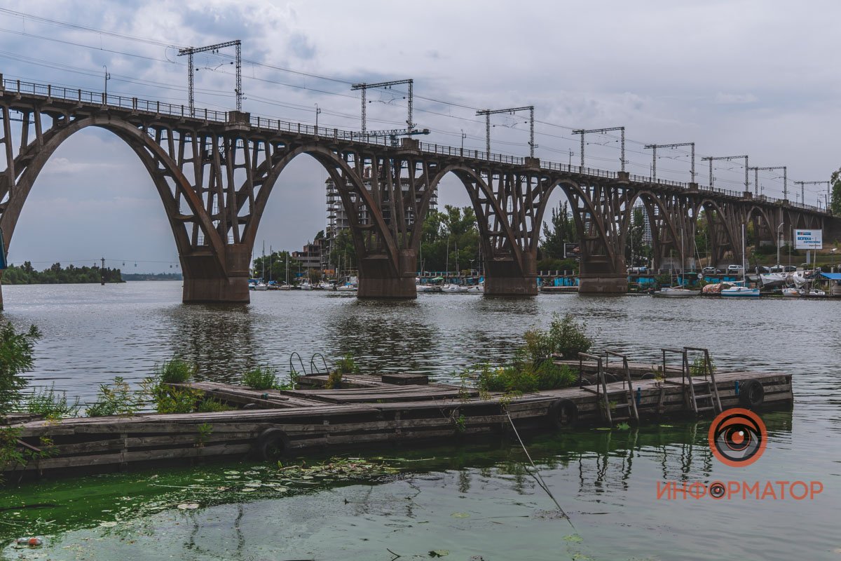 Станция недалеко от моста Станция недалеко от моста