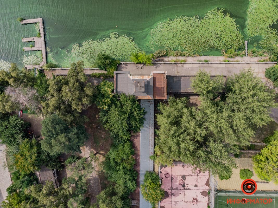 Здание на Монастырском Здание на Монастырском