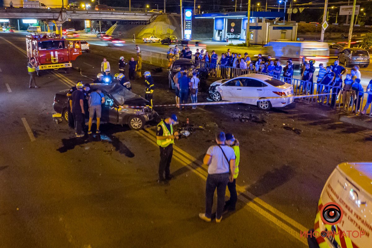 Заняты 3 и 4 полосы в обоих направлениях