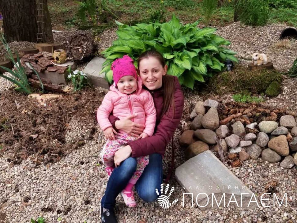 Девочка нуждается в трансплантации костного мозга