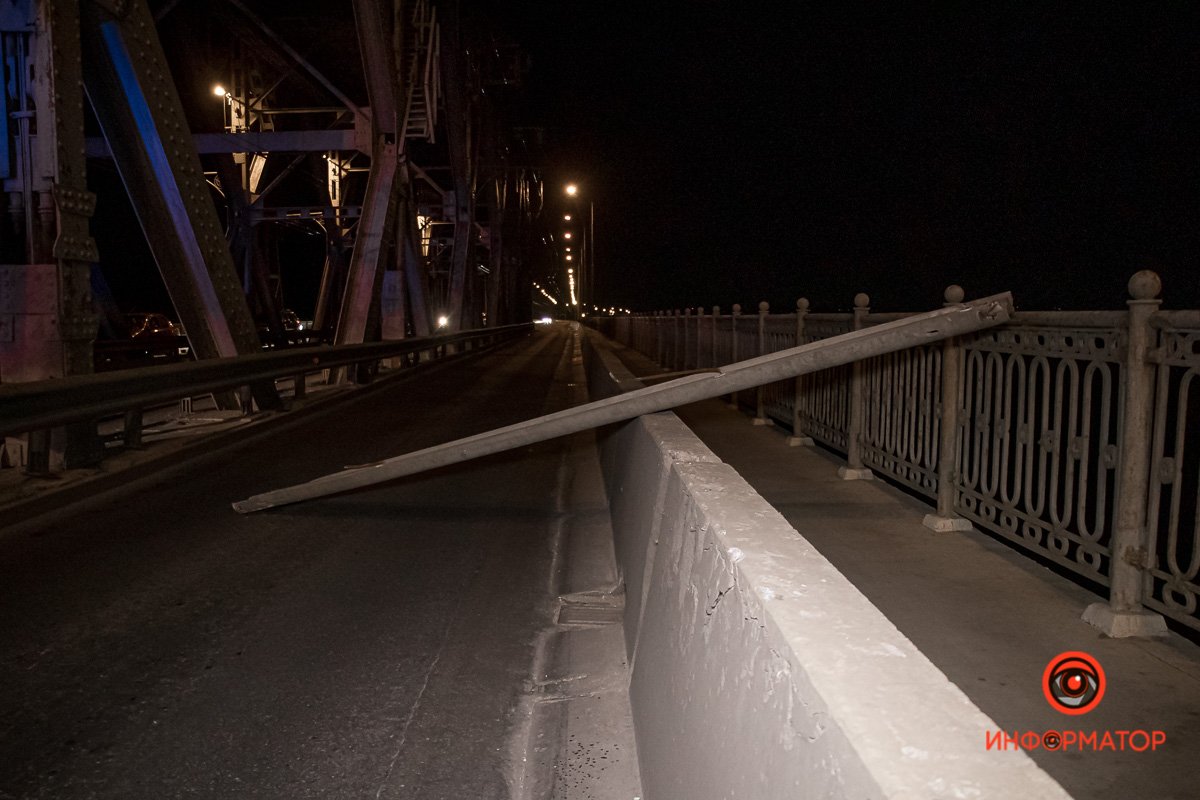 Проезд в сторону левого берега перекрыт Проезд в сторону левого берега перекрыт