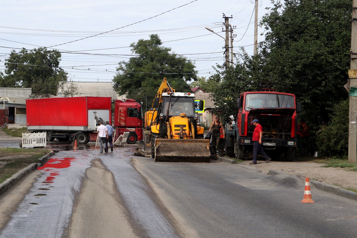 Проезд со стороны улицы Деземовской перекрыт Проезд со стороны улицы Деземовской перекрыт