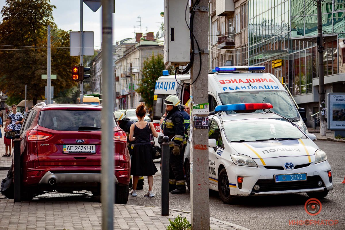 К месту также направили бригаду ГСЧС