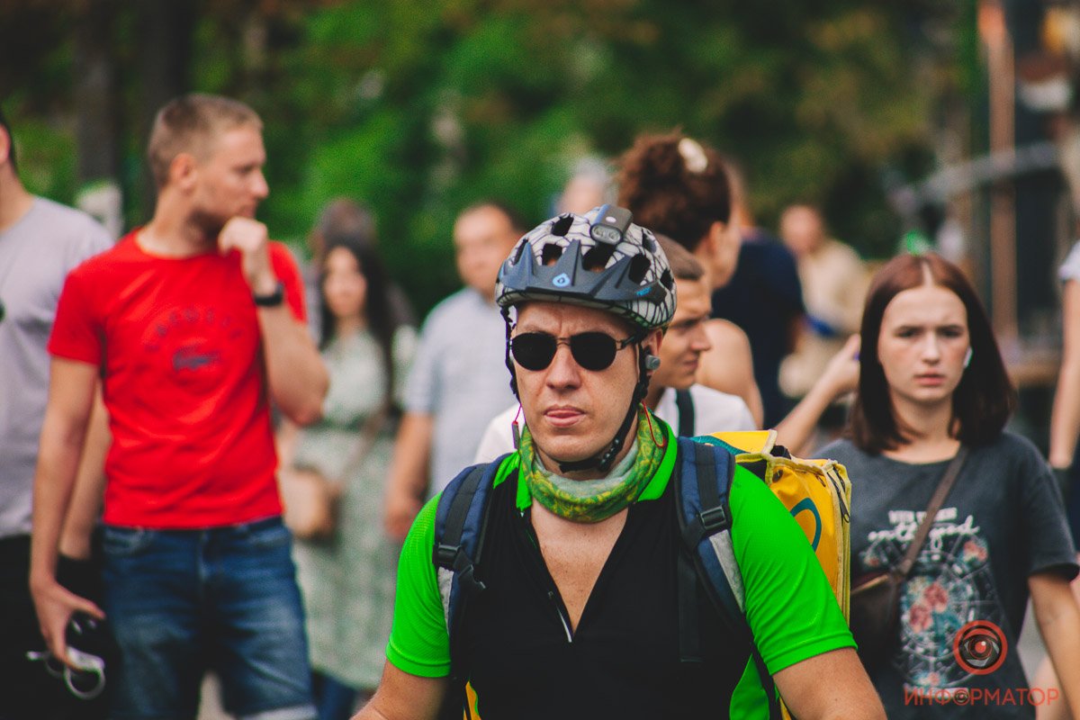 Пусть солнце и не светит, но затемненные очки надеть надо