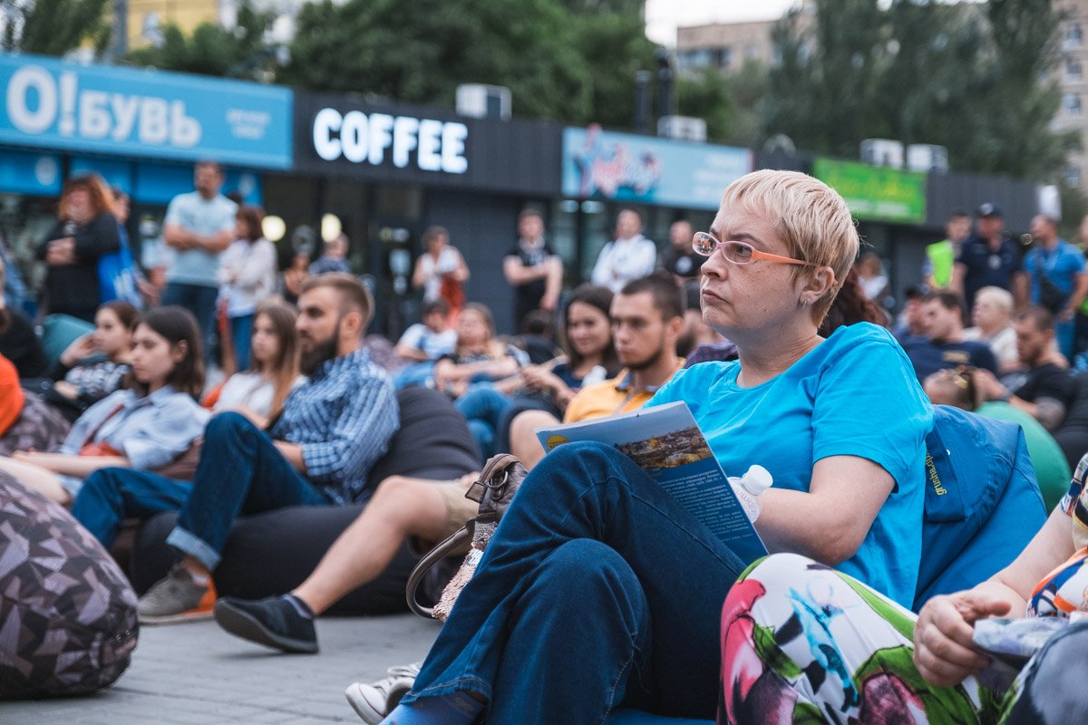 Детские врачи, чемпионы мира и главы ОСМД: "Национальный корпус Днепр" представил свою команду 9