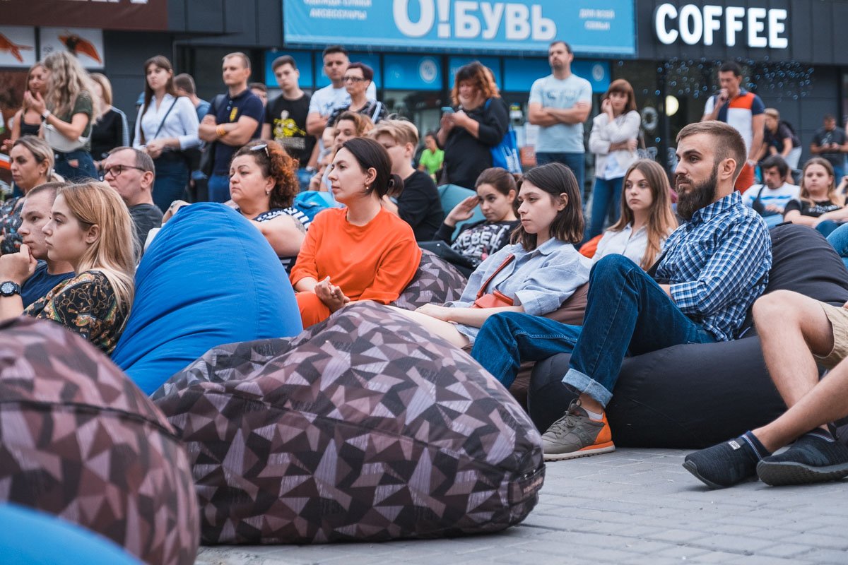 Детские врачи, чемпионы мира и главы ОСМД: "Национальный корпус Днепр" представил свою команду 10
