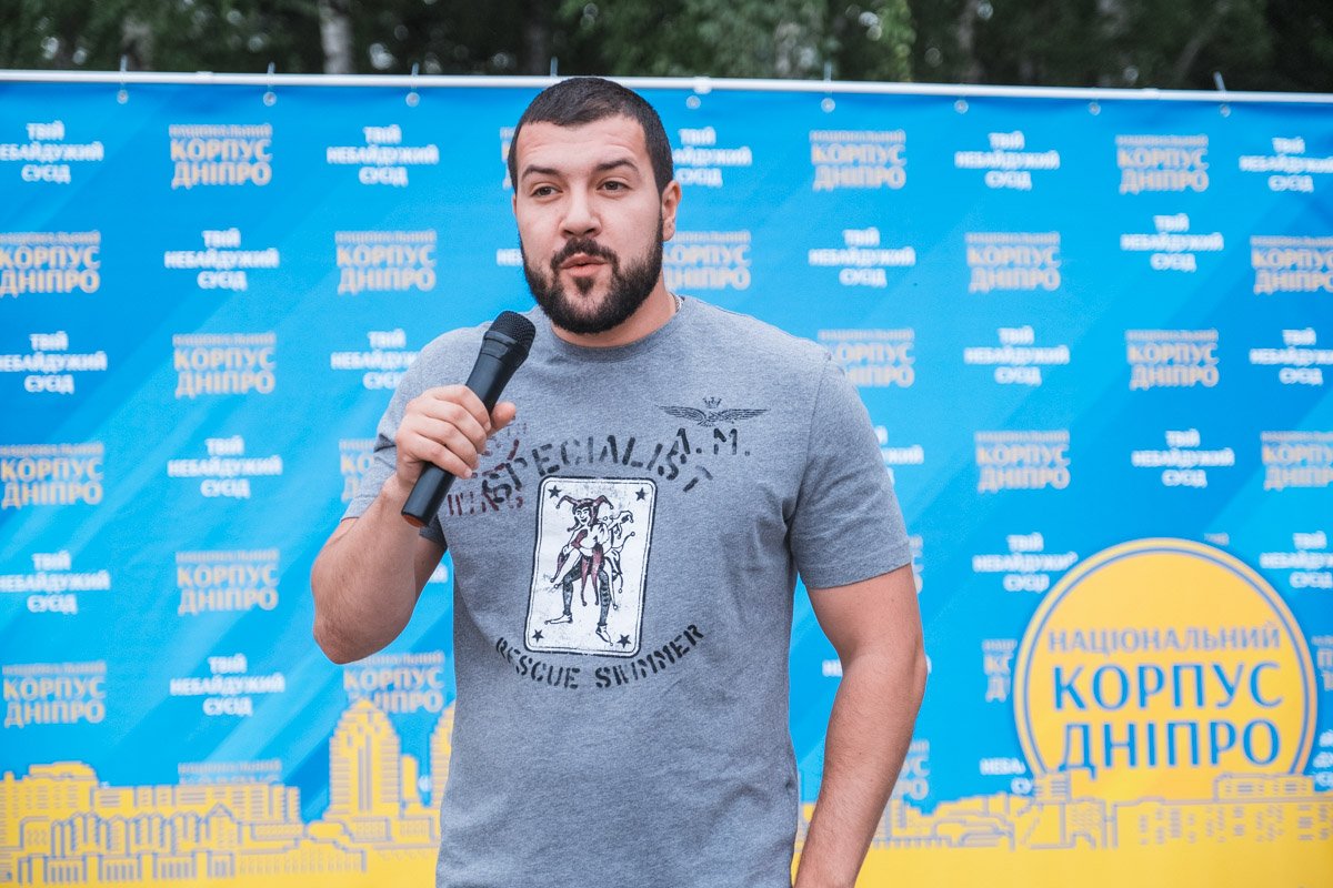 Детские врачи, чемпионы мира и главы ОСМД: "Национальный корпус Днепр" представил свою команду 12