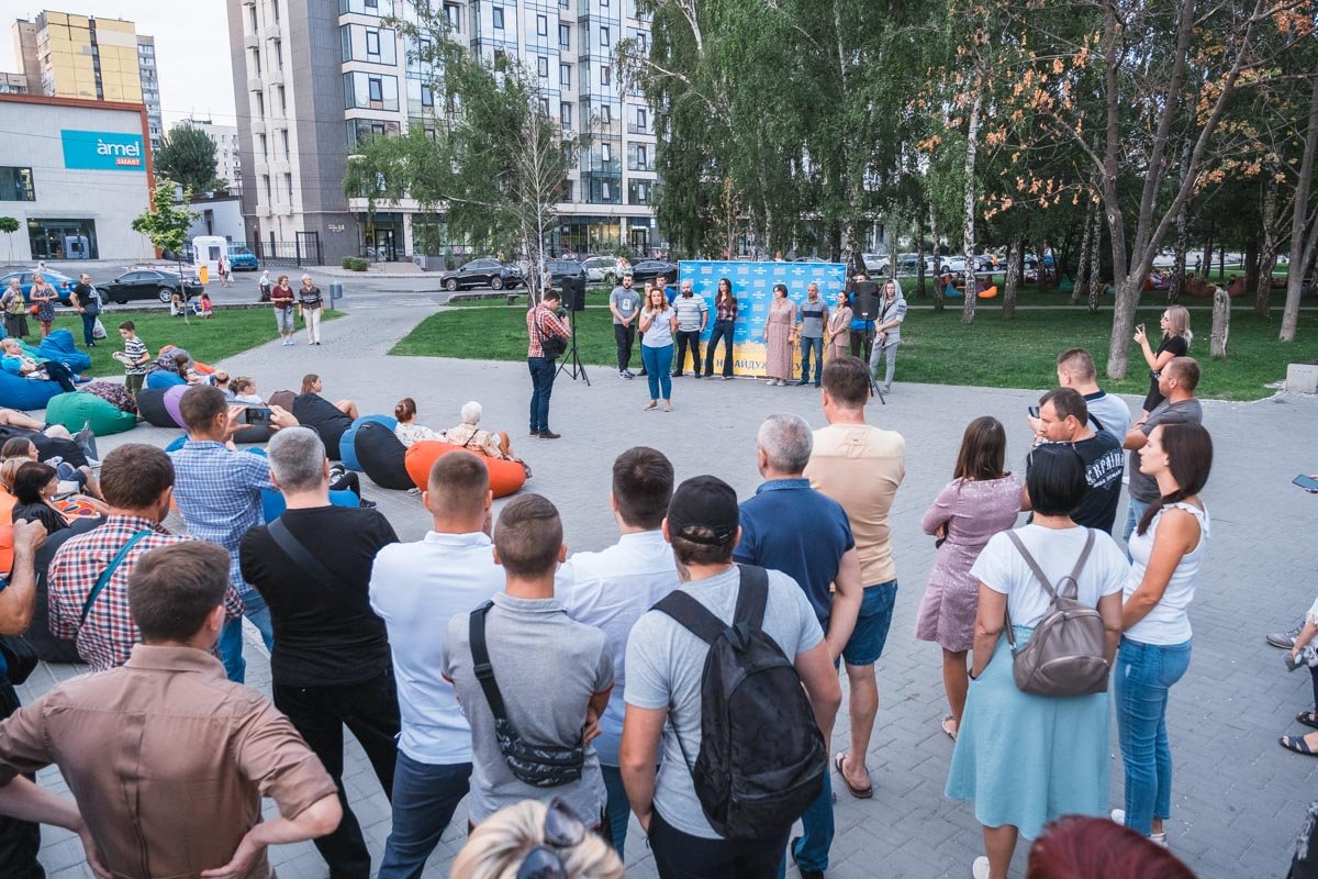 Детские врачи, чемпионы мира и главы ОСМД: "Национальный корпус Днепр" представил свою команду 20