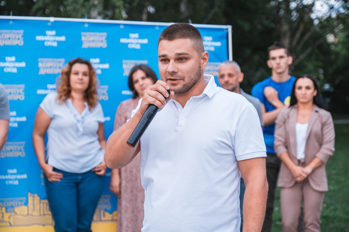 Детские врачи, чемпионы мира и главы ОСМД: "Национальный корпус Днепр" представил свою команду 24