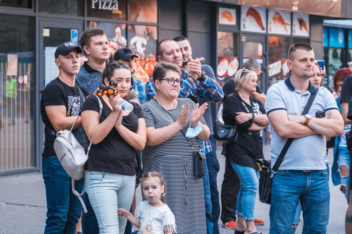 Детские врачи, чемпионы мира и главы ОСМД: "Национальный корпус Днепр" представил свою команду 27