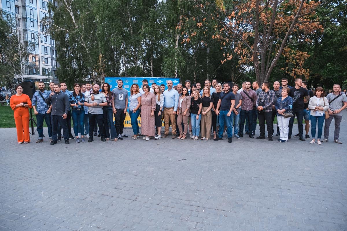 Детские врачи, чемпионы мира и главы ОСМД: "Национальный корпус Днепр" представил свою команду 28