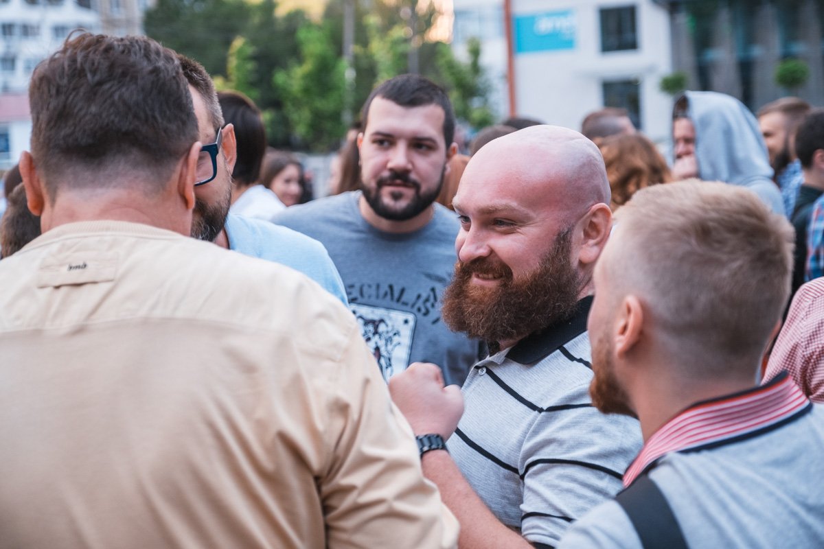 Детские врачи, чемпионы мира и главы ОСМД: "Национальный корпус Днепр" представил свою команду 32