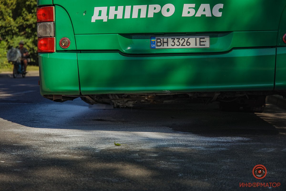 Дым пошел со стороны моторного отсека