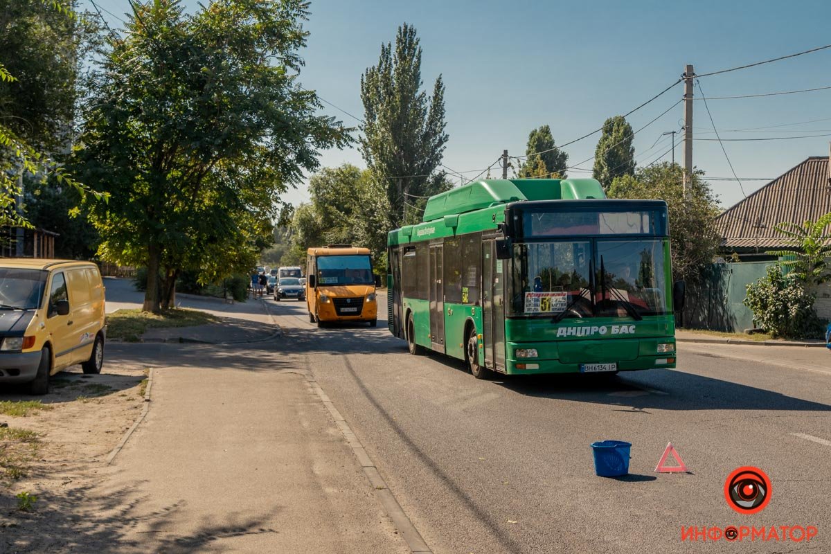 Со слов водителя, у него просто заклинило тормоза