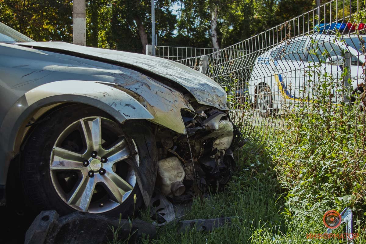 Subaru поворачивал с Костомаровской на Короленко Subaru поворачивал с Костомаровской на Короленко