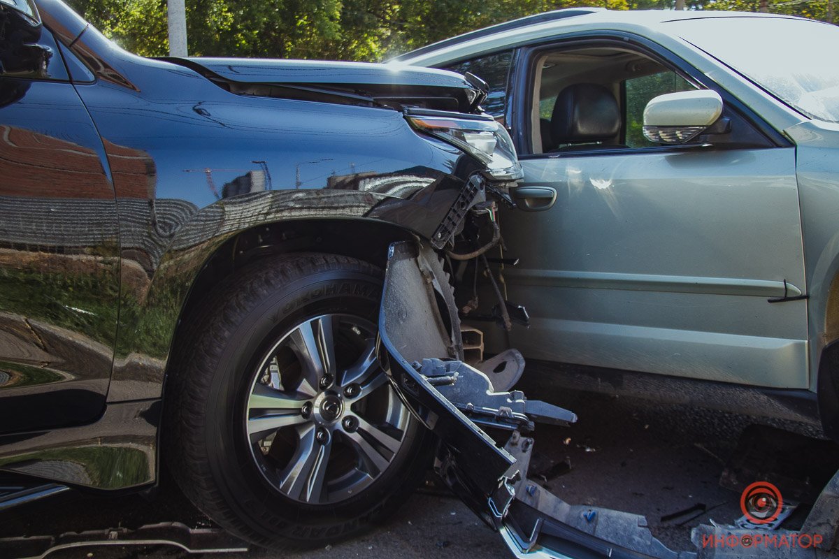 Мужчину с травмой руки забрала скорая в городскую больницу №16 Мужчину с травмой руки забрала скорая в городскую больницу №16