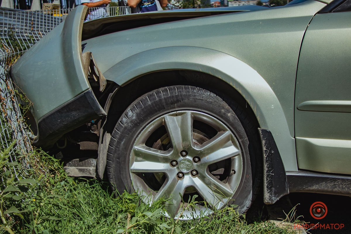 ДТП заняло одну полосу улицы Короленко ДТП заняло одну полосу улицы Короленко