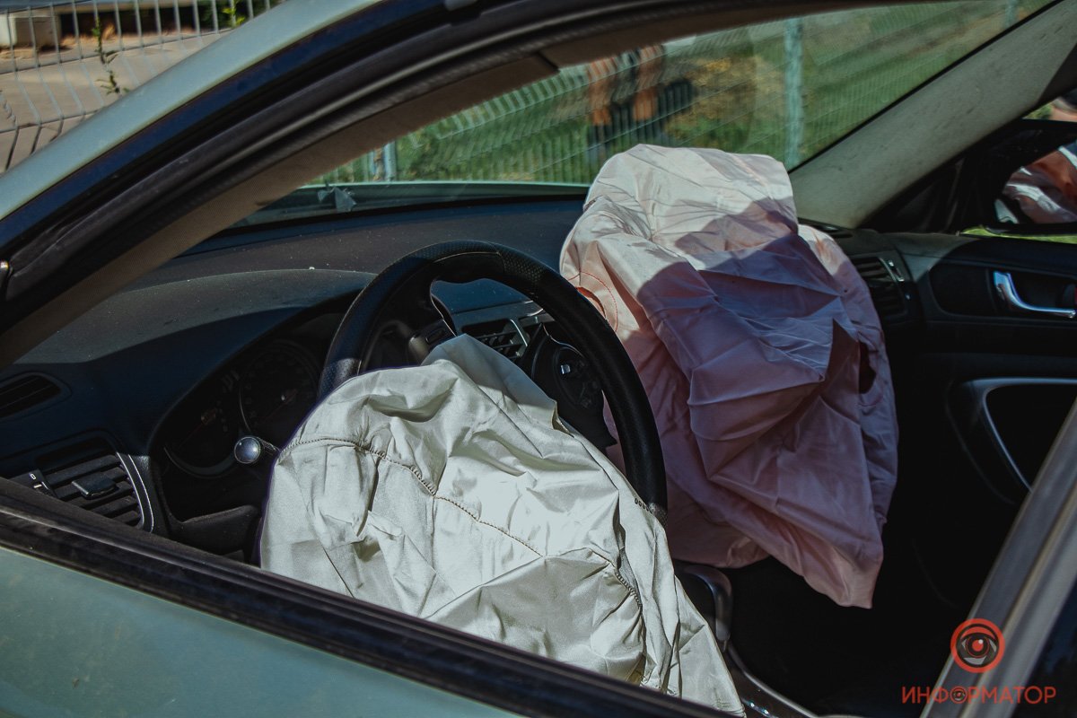 Движение транспорта по улицам Костомаровской и Короленко затруднено Движение транспорта по улицам Костомаровской и Короленко затруднено