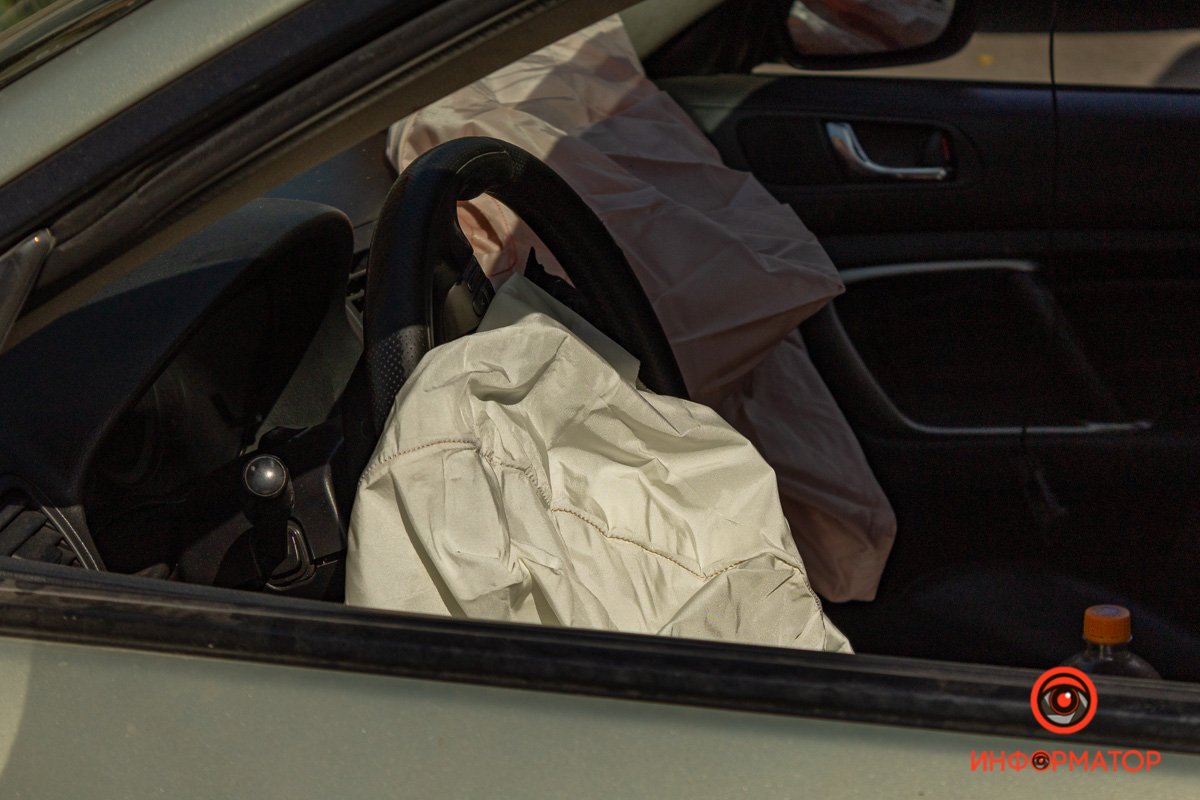 Сработали подушки безопасности Сработали подушки безопасности