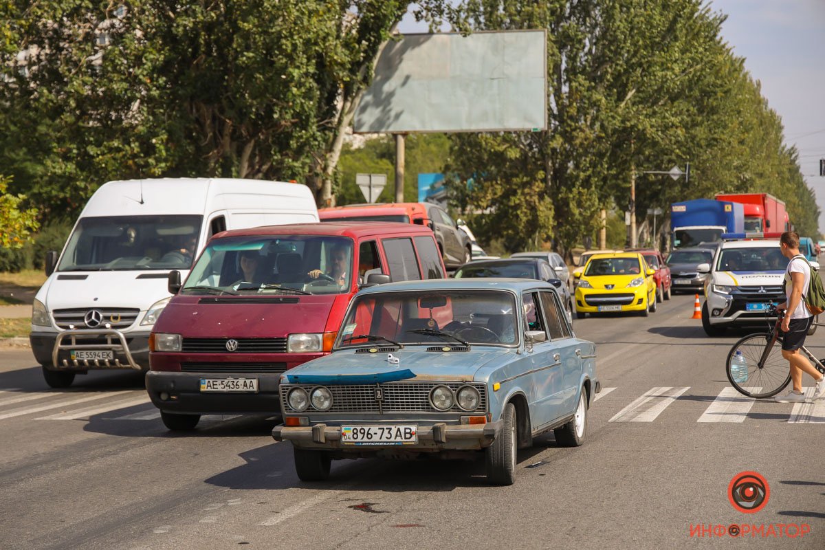 ВАЗ двигался в сторону Кайдакского моста ВАЗ двигался в сторону Кайдакского моста
