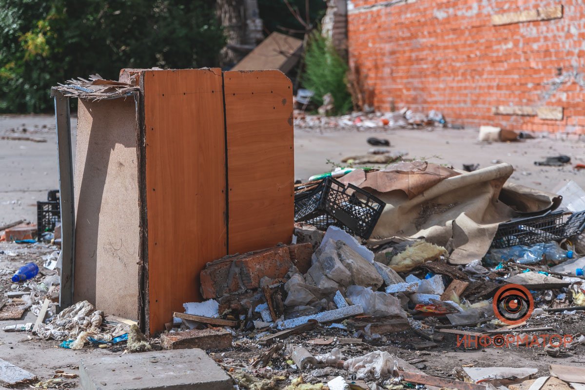 Большую часть рынка уже снесли