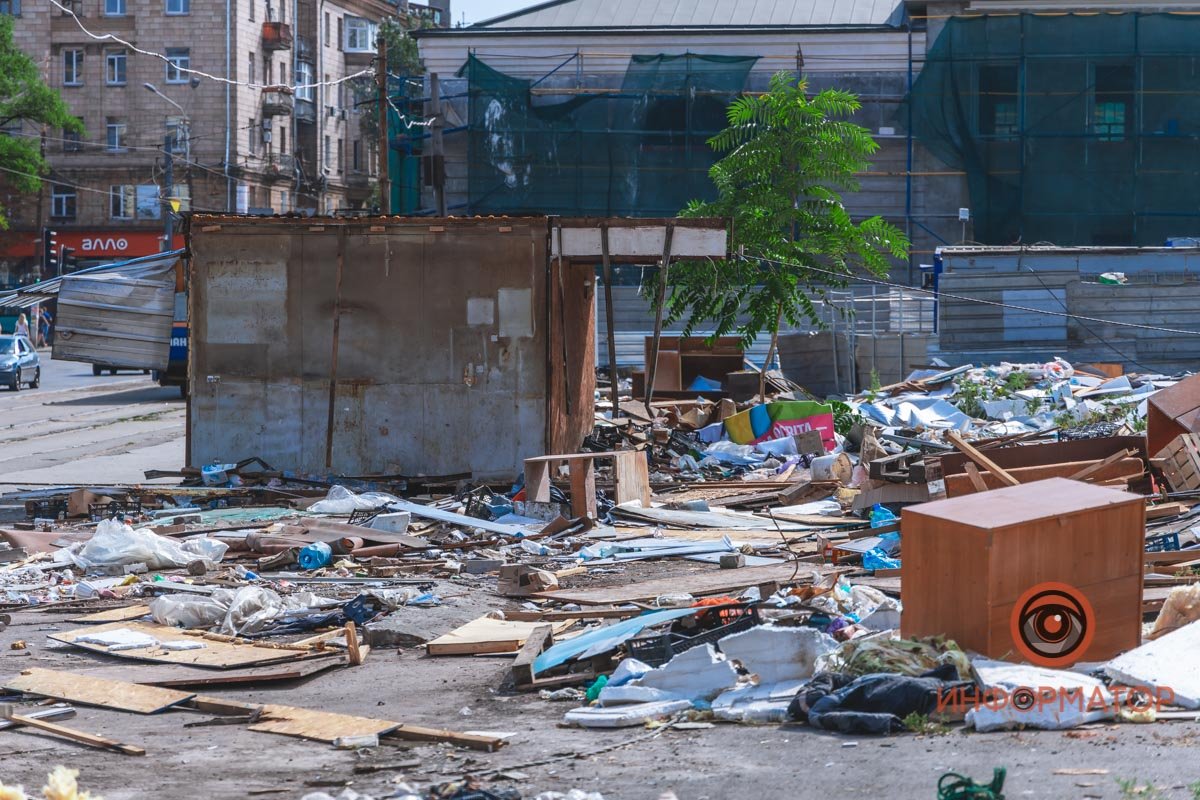 Осталось много мусора