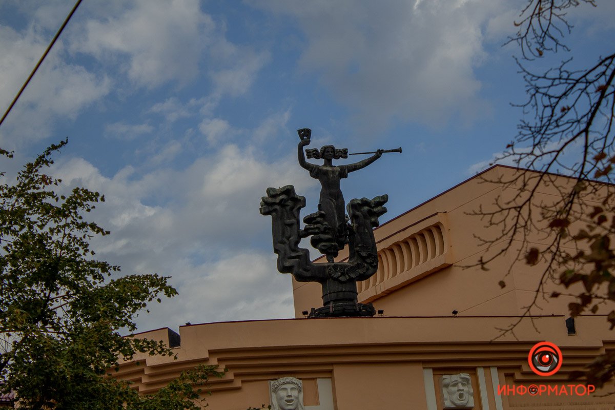 Что, надеясь поймать волну,