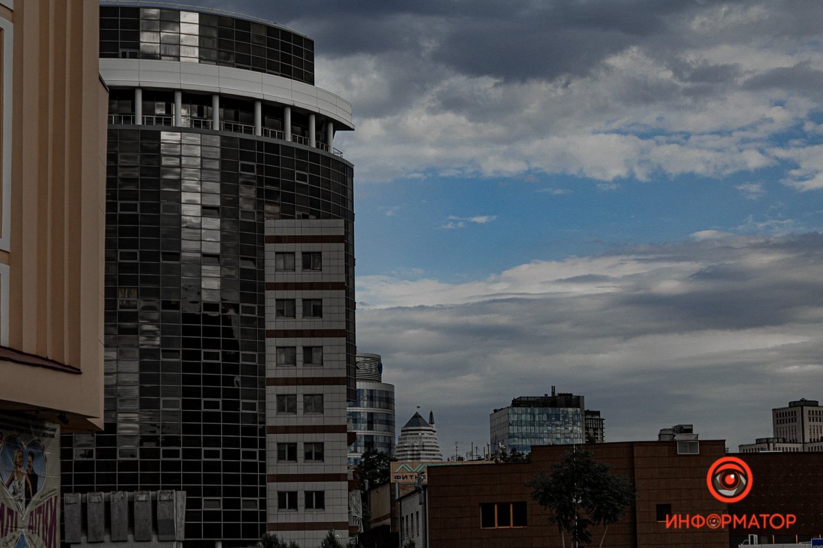 И случайно покину страну.