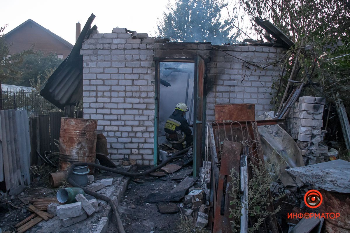 Горела пристройка к дому Горела пристройка к дому