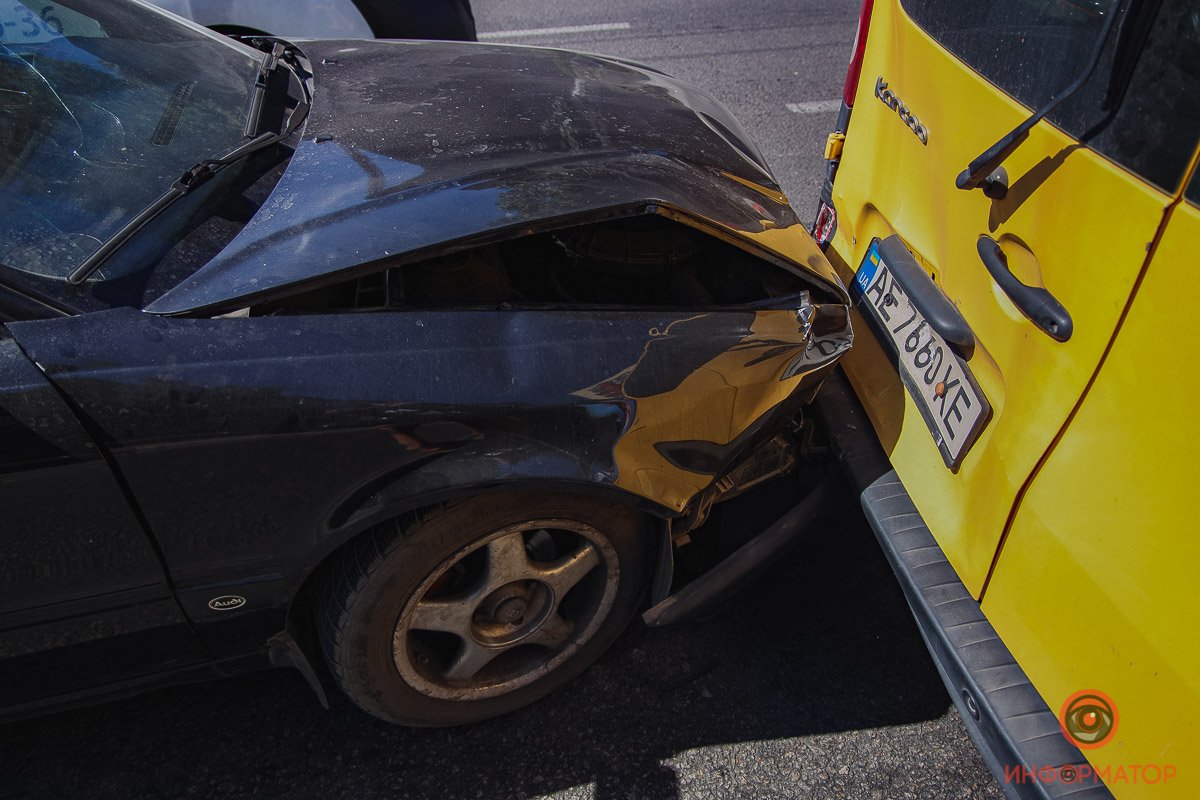 По словам свидетелей, перед Renault ехала Газель По словам свидетелей, перед Renault ехала Газель