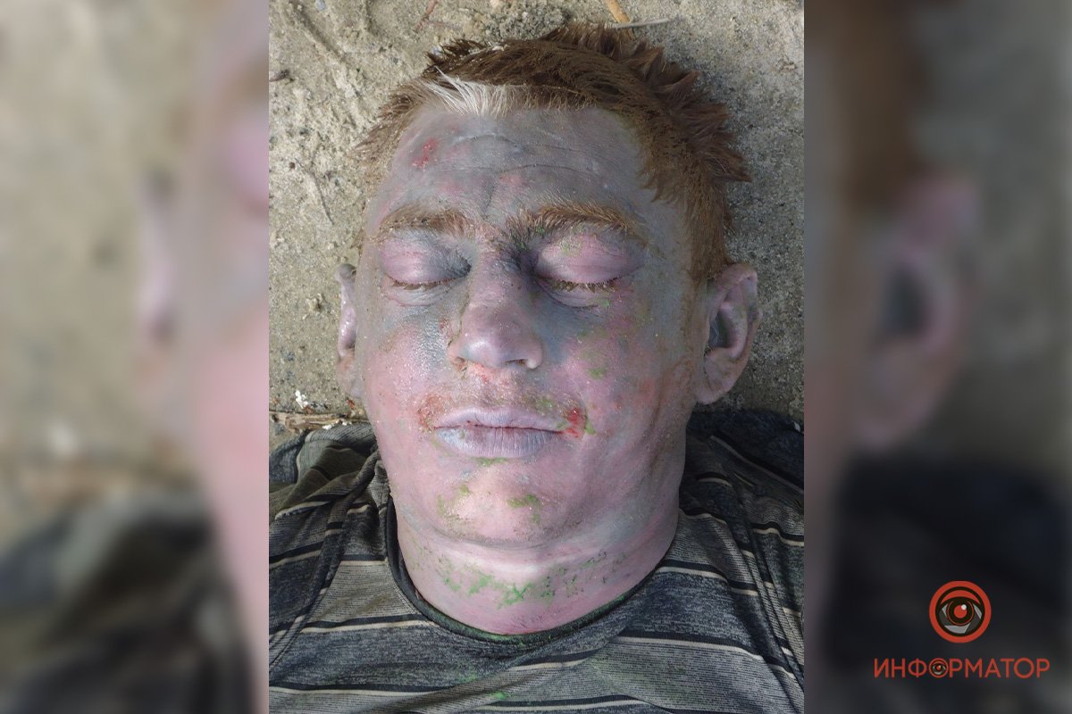 На вид мужчине - 40-45 лет