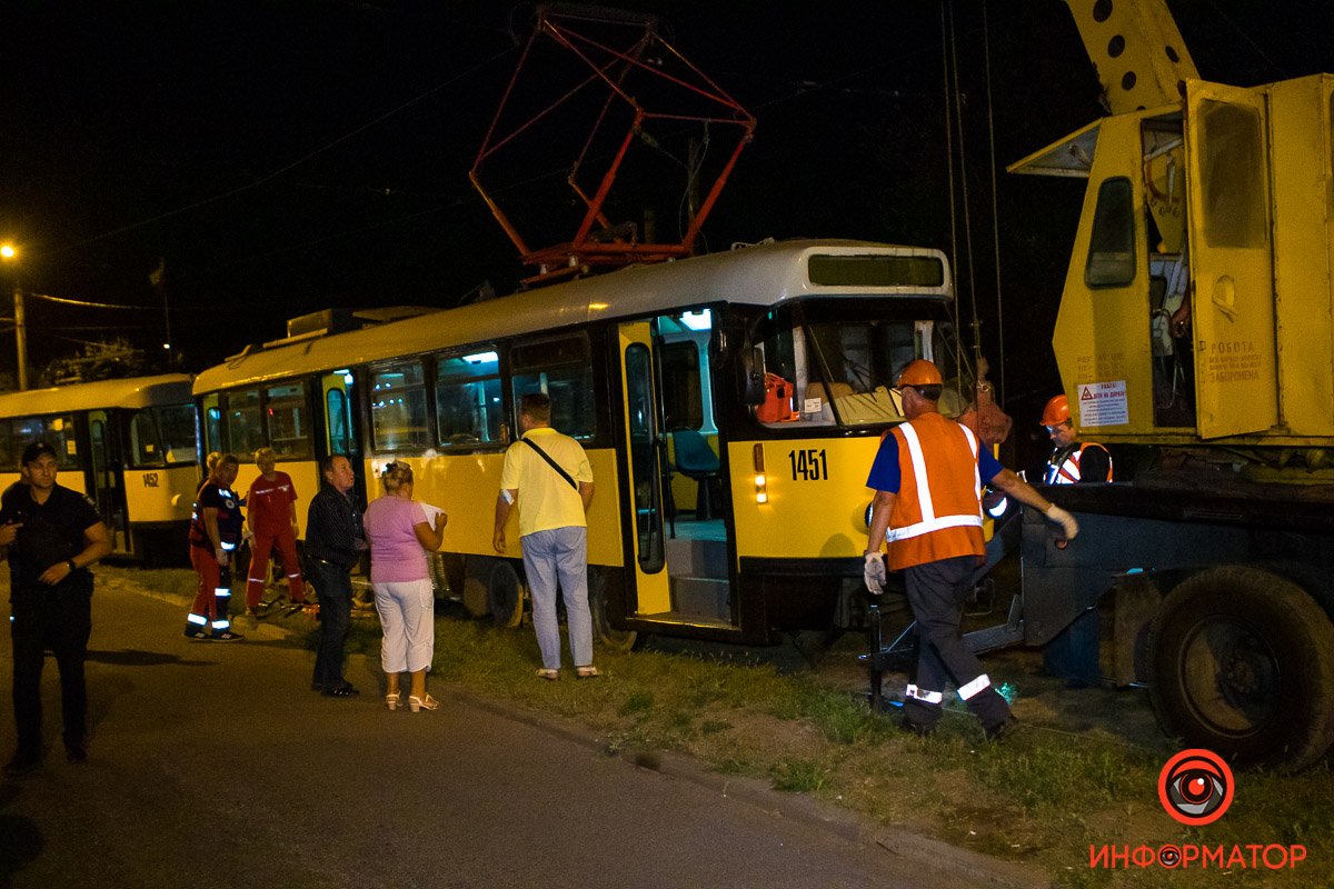 На проспекте Металлургов трамвай маршрута №15 наехал на мужчину На проспекте Металлургов трамвай маршрута №15 наехал на мужчину