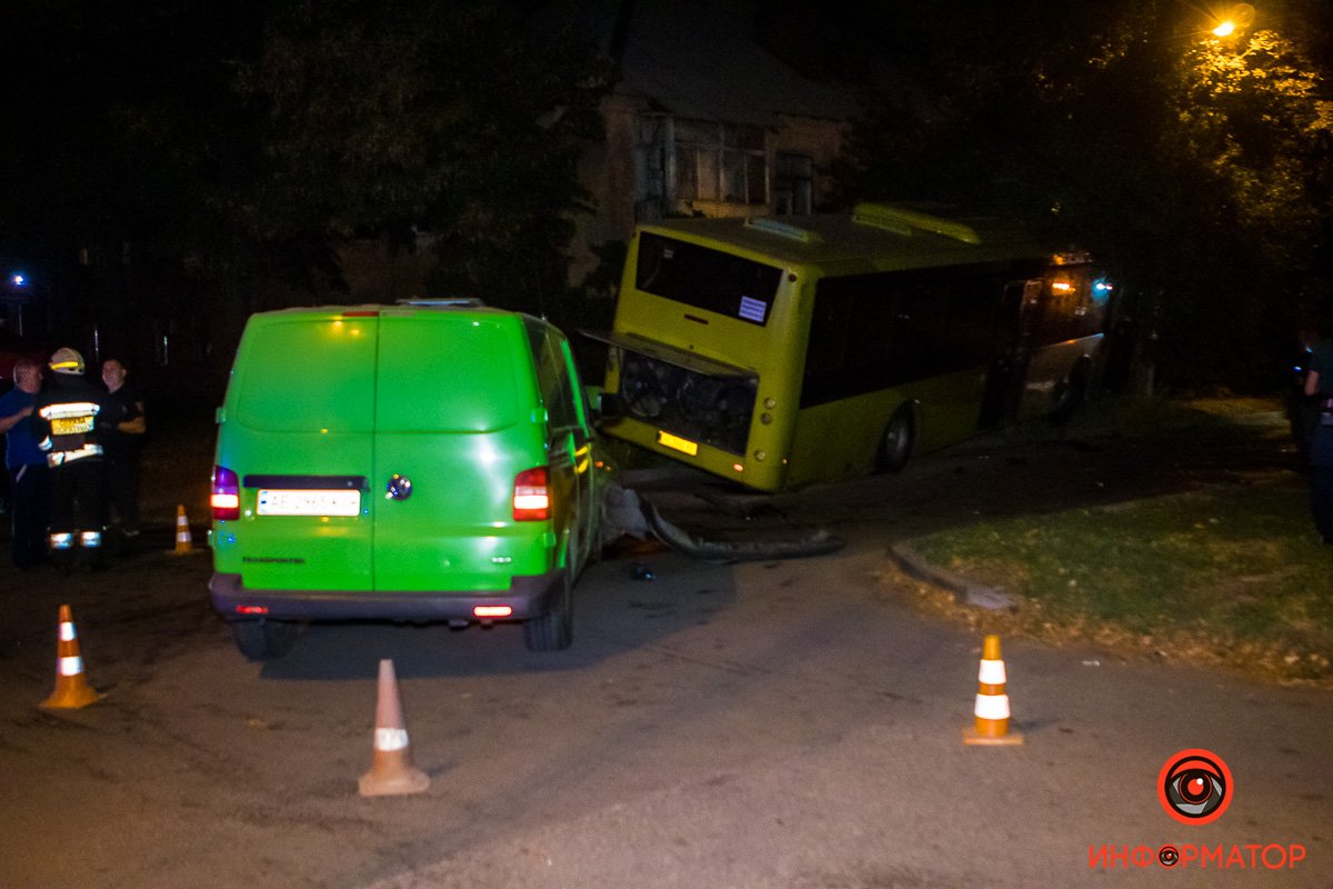 На перекрестке улиц Караваева и Воздухофлотской случилось ДТП На перекрестке улиц Караваева и Воздухофлотской случилось ДТП