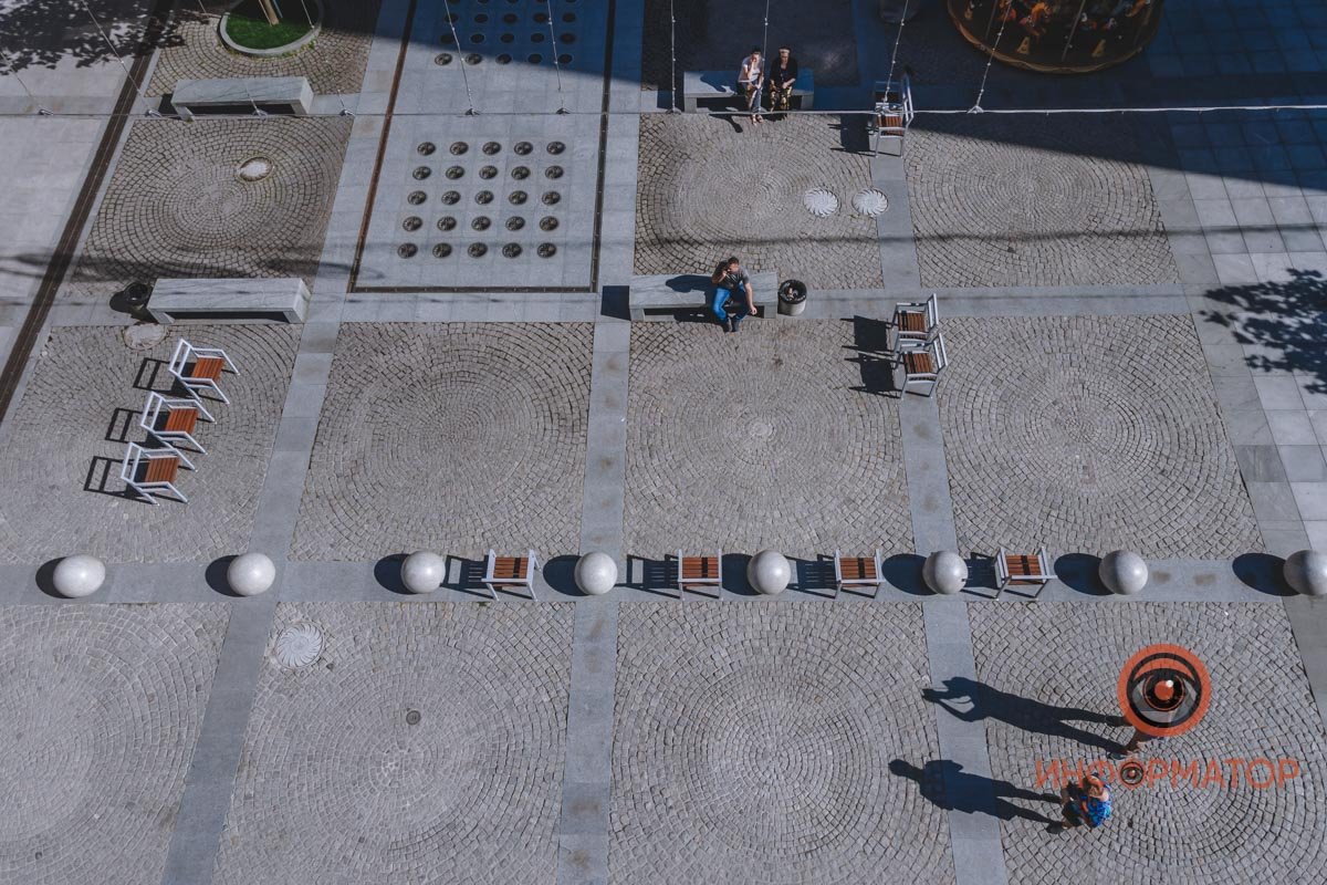 Вместо лавочек